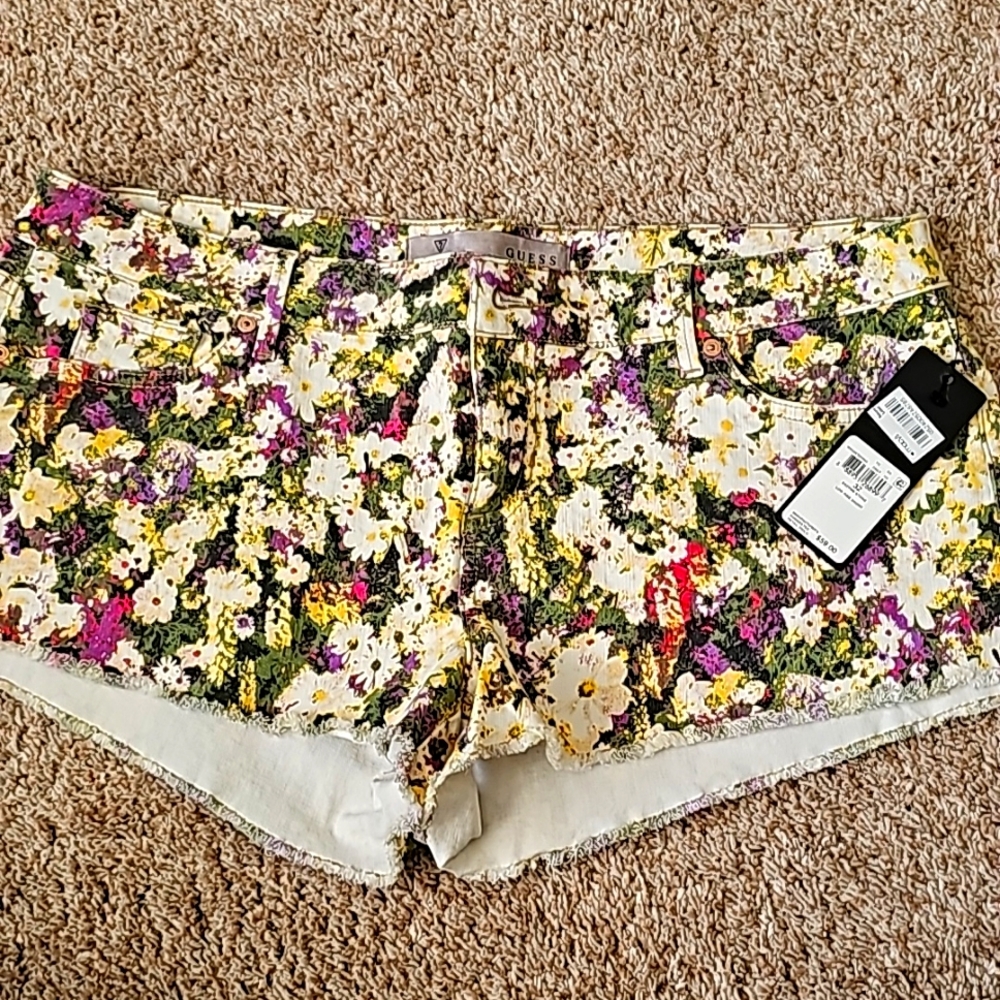 NWT Guess Floral print shorts
